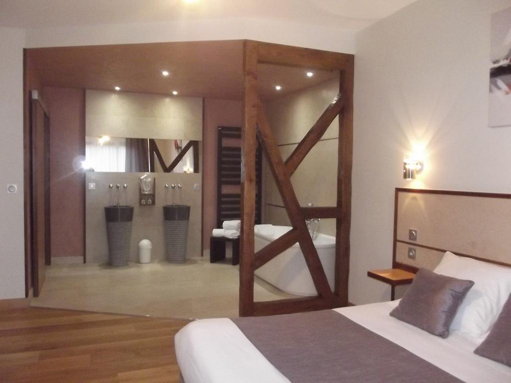 Auberge Des Moulins Pont-Les-Moulins Phòng bức ảnh
