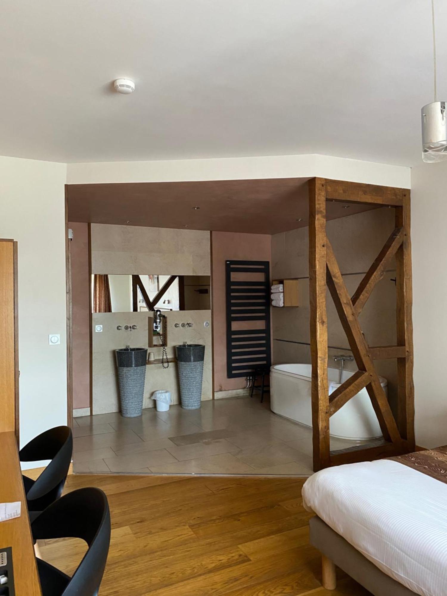 Auberge Des Moulins Pont-Les-Moulins Ngoại thất bức ảnh