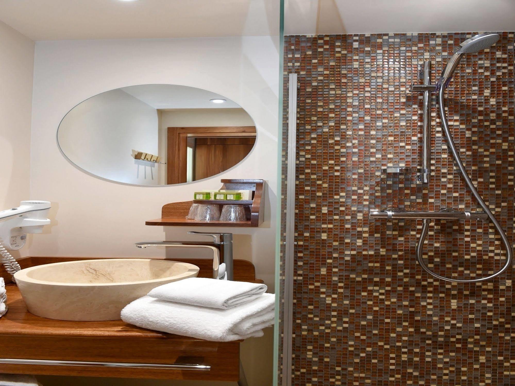 Auberge Des Moulins Pont-Les-Moulins Ngoại thất bức ảnh